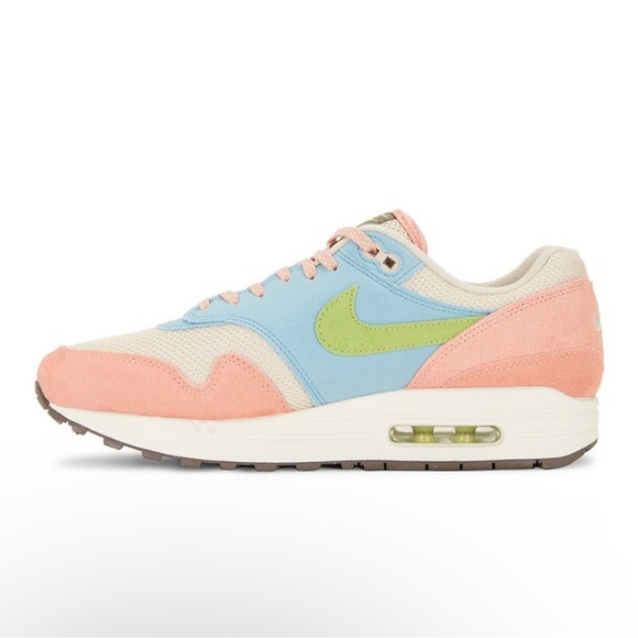 Nike - Picture 3 of 6